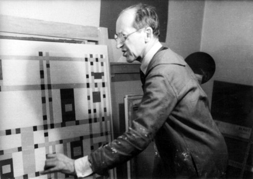 Mondrian en su estudio en 1943.