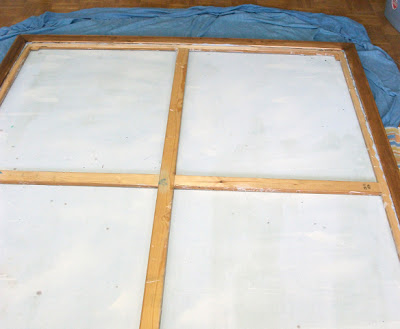 apoyar cuadro sobre marco madera